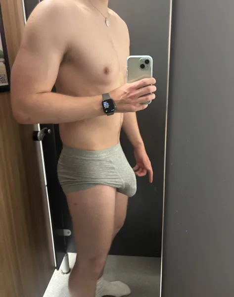 21 Bi At the gym