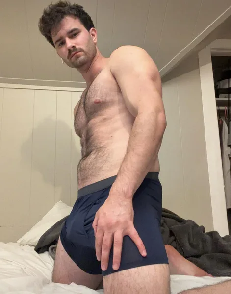 27 bi hehe :)