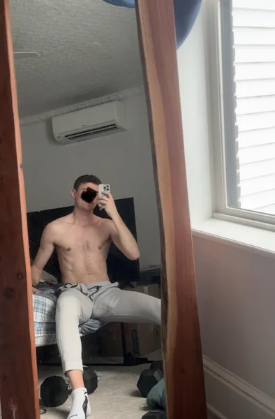 Nuogi Vyrai nuotrauka