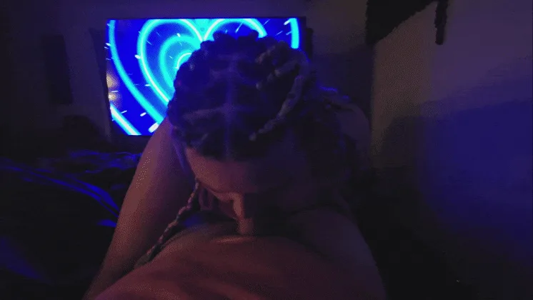 New blowjob from the queen and grabbed her head and feed her
